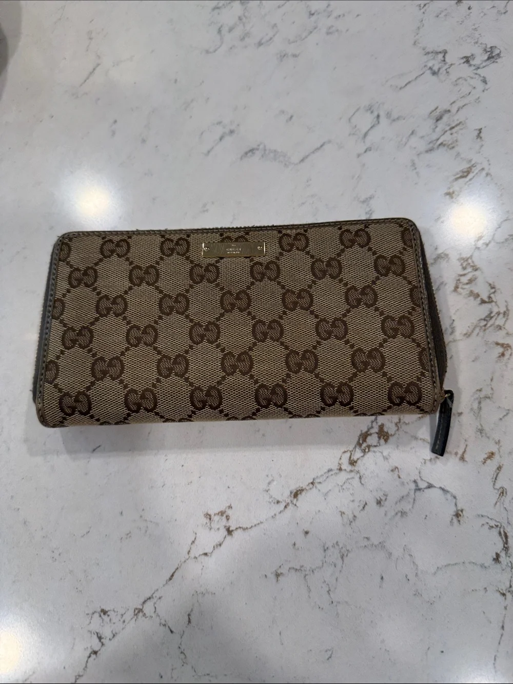 Gucci Brown GG Supreme Zip-Around Wallet - Picture 1 of 12